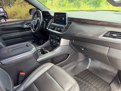 Used 2023 Chevrolet Tahoe Z71 w/ Luxury Package AWD/4WD image 17
