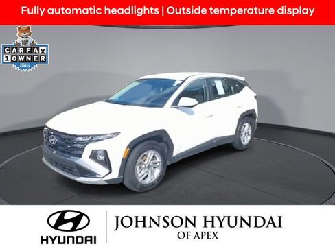Certified 2025 Hyundai Tucson SE image 4