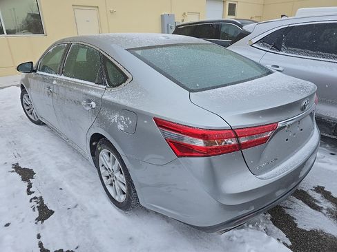 Used 2015 Toyota Avalon XLE Premium image 2