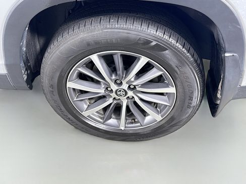 Used 2019 Toyota Highlander XLE w/ Protection Package #3 AWD/4WD image 29