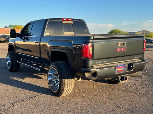Used 2019 GMC Sierra 2500 Denali w/ Duramax Plus Package image 6