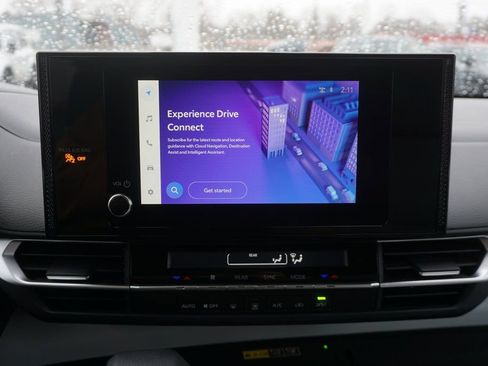 Used 2025 Toyota Sienna LE image 10