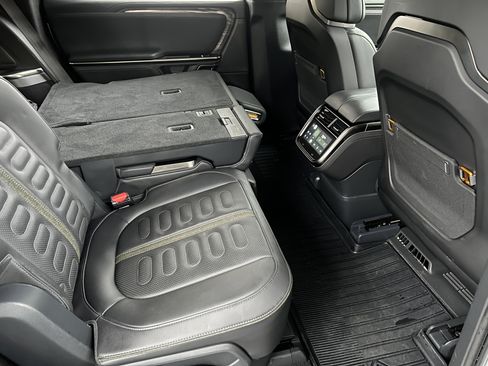 Used 2022 Rivian R1S Launch Edition image 24