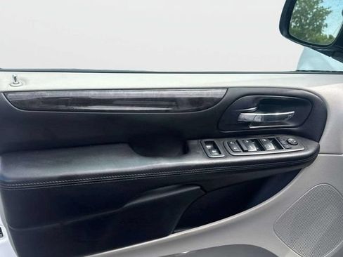 Used 2013 Dodge Grand Caravan SE FWD image 18