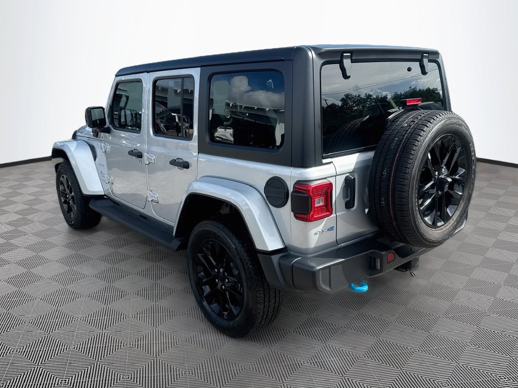 Certified 2022 Jeep Wrangler Unlimited Sahara w/ Cold Weather Group AWD/4WD image 8
