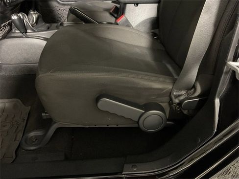 Used 2016 Jeep Wrangler Unlimited Sport image 17