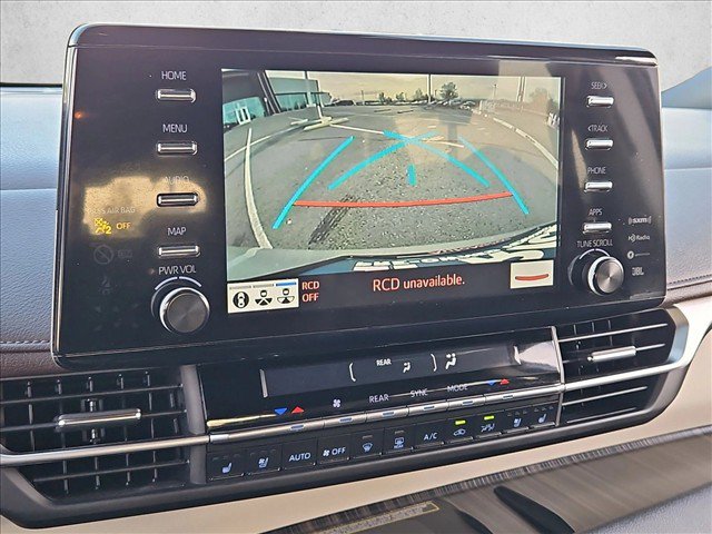 Used 2023 Toyota Sienna Platinum FWD image 14