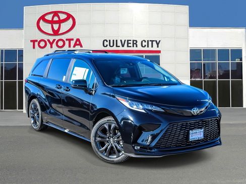 New 2026 Toyota Sienna XSE image 1