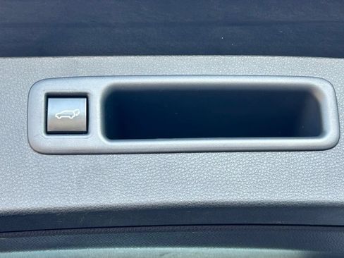 Used 2023 Toyota Highlander XLE FWD image 62
