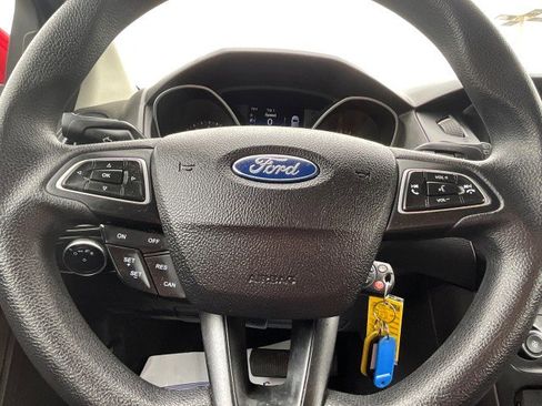 Used 2015 Ford Focus SE FWD image 11