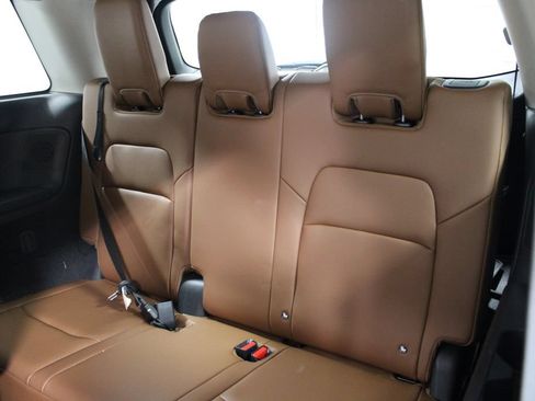 Used 2023 Nissan Pathfinder Platinum AWD/4WD image 21