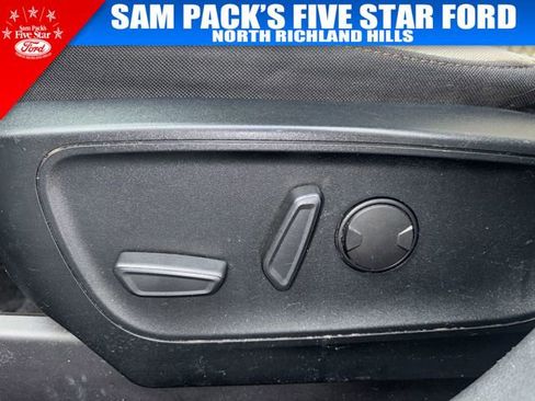 Used 2020 Ford Escape SE image 21