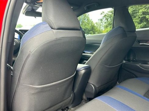 Used 2020 Toyota C-HR XLE FWD image 38