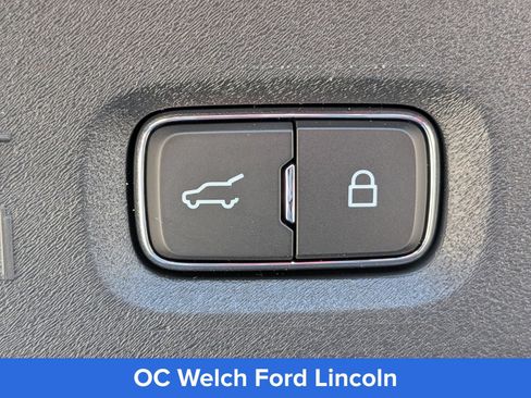 Certified 2025 Lincoln Navigator Reserve AWD/4WD image 16