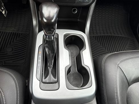 Used 2022 Chevrolet Colorado ZR2 AWD/4WD image 22