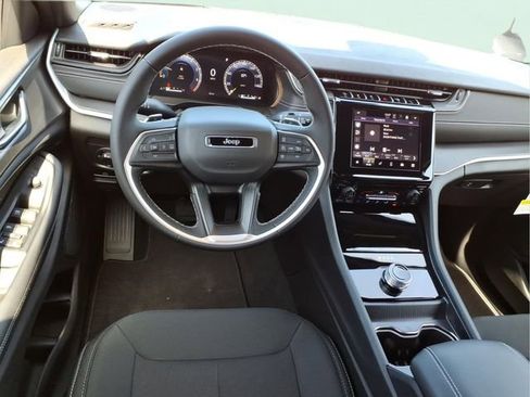 New 2026 Jeep Grand Cherokee Laredo AWD/4WD image 13