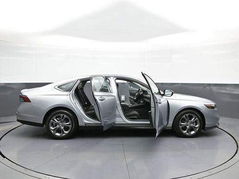 Used 2024 Honda Accord EX image 42