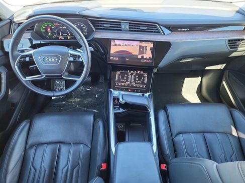 Used 2019 Audi e-tron Prestige w/ Prestige Package image 13