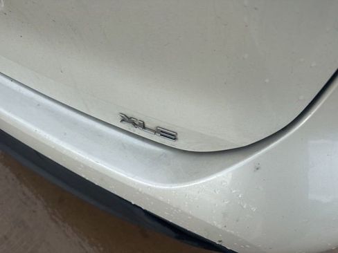 Used 2020 Toyota Highlander XLE image 4