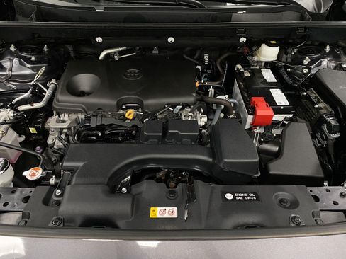 Used 2025 Toyota RAV4 XLE AWD/4WD image 11