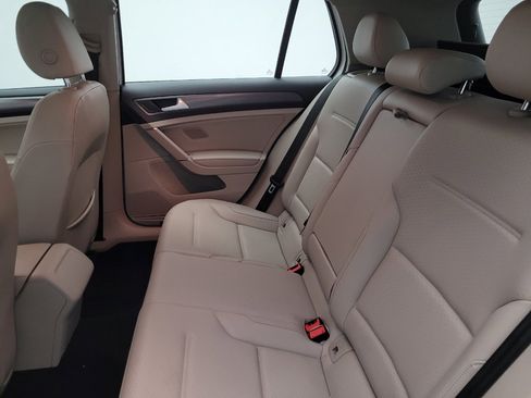 Used 2020 Volkswagen Golf 4-Door image 18