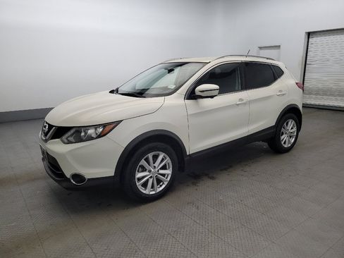 Used 2017 Nissan Rogue Sport SV w/ SV Premium Package image 2