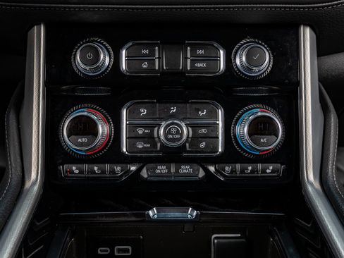 Used 2023 GMC Yukon Denali w/ Denali Reserve Package image 27