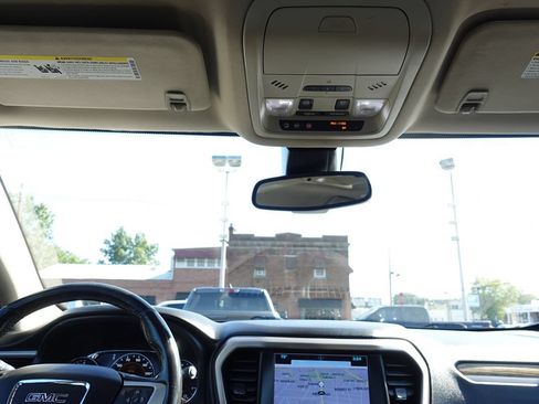 Used 2019 GMC Acadia Denali w/ Technology Package FWD image 43