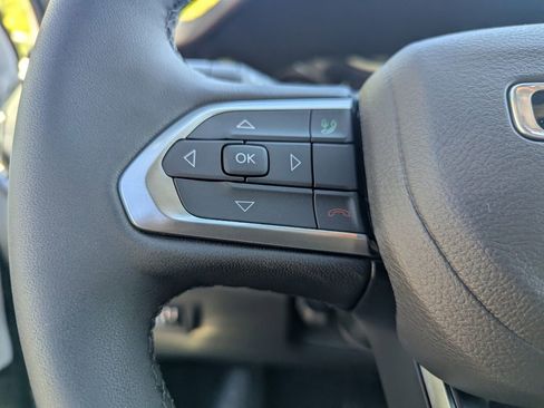 New 2026 Jeep Compass Latitude image 17