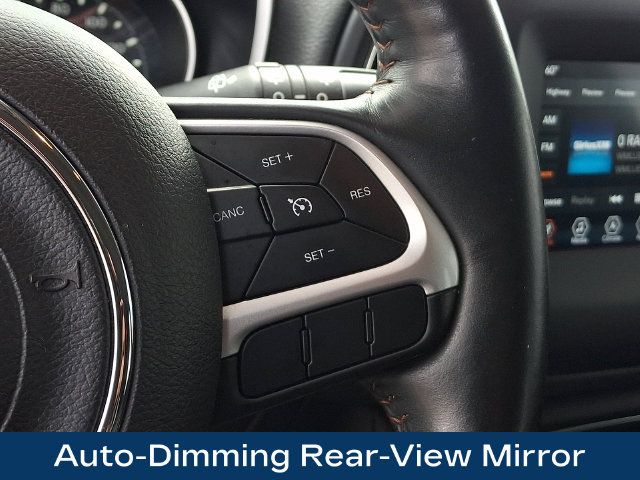 Used 2018 Jeep Compass Latitude w/ Popular Equipment Group AWD/4WD image 8