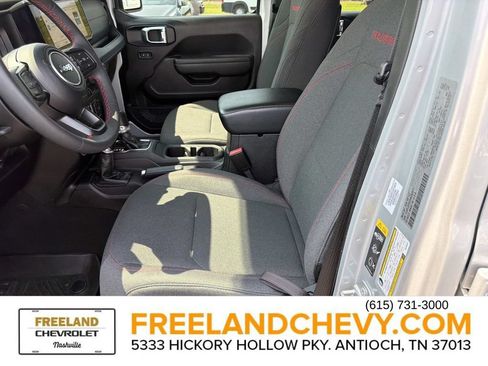 Used 2024 Jeep Wrangler Unlimited Rubicon AWD/4WD image 20