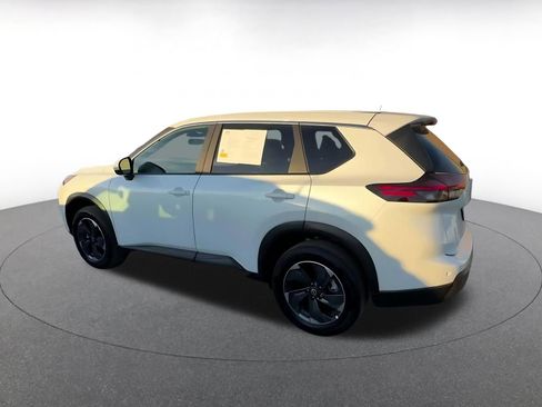 Used 2025 Nissan Rogue SV FWD image 10