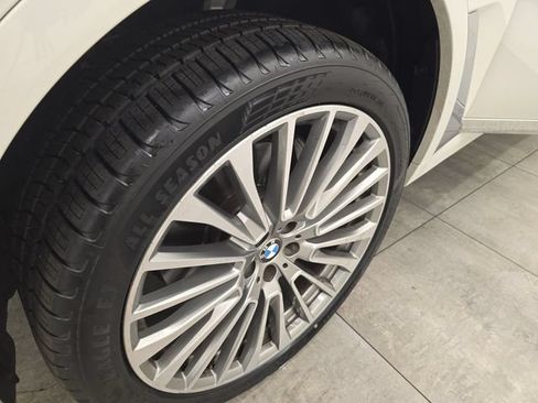Used 2025 BMW X7 xDrive40i w/ Premium Package AWD/4WD image 47