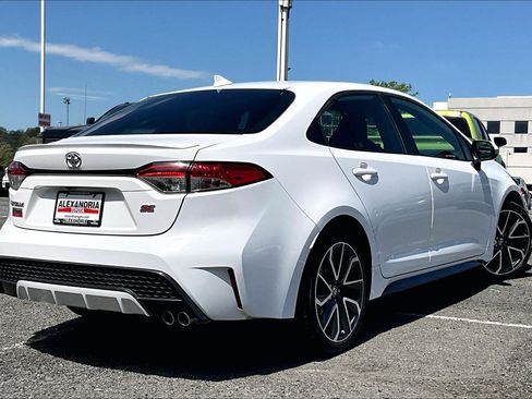 Used 2022 Toyota Corolla SE image 12