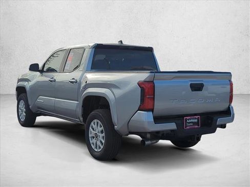 Used 2025 Toyota Tacoma SR5 image 9