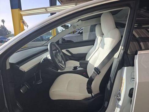 Used 2020 Tesla Model 3 AWD/4WD image 2