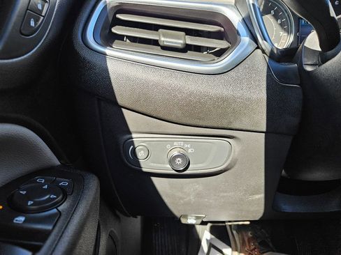 Used 2024 Chevrolet Equinox LT image 13