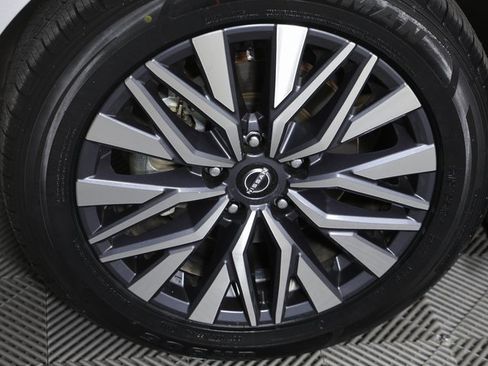 Used 2024 Nissan Altima 2.5 SV image 7