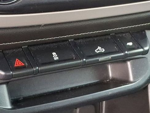 Used 2019 GMC Canyon SLE w/ SLE Convenience Package image 29