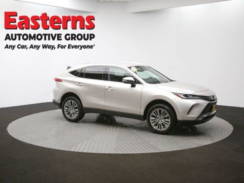 Used 2023 Toyota Venza Limited image 43