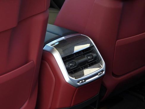 Used 2024 BMW 740i RWD image 49