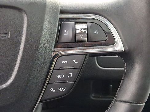 Used 2019 Lincoln Navigator L Reserve image 24