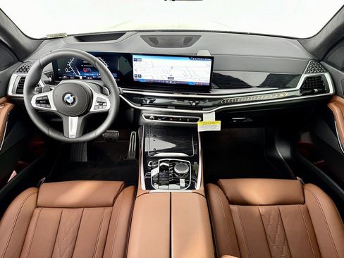 New 2025 BMW X7 xDrive40i w/ M Sport Package image 18