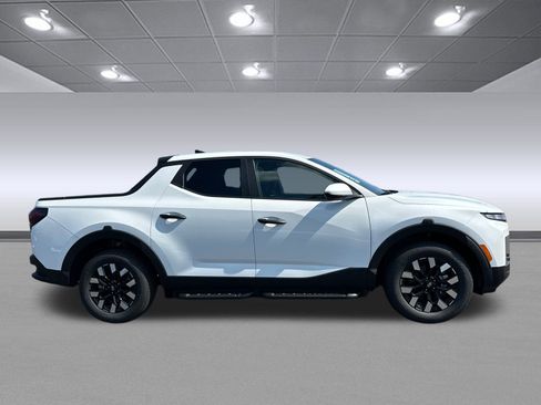 New 2025 Hyundai Santa Cruz SE image 8