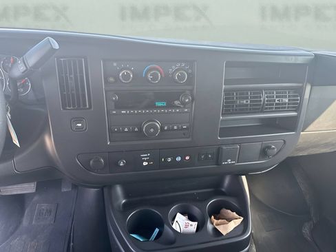 Used 2025 Chevrolet Express 3500 LT w/ LT Preferred Equipment Group RWD image 12