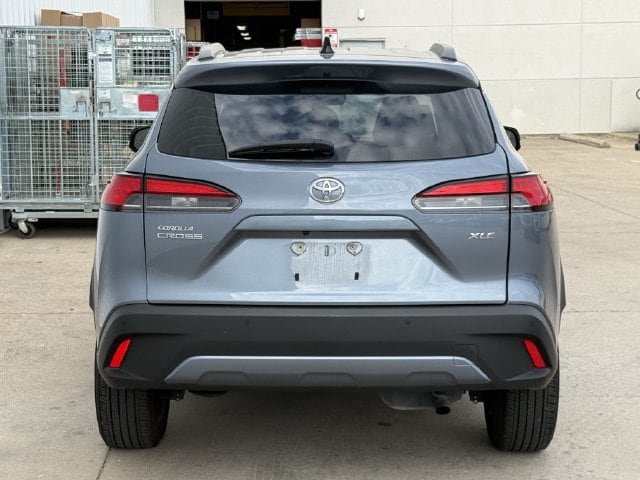 Used 2025 Toyota Corolla Cross XLE FWD image 5