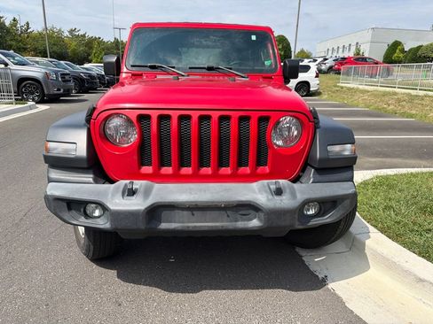 Used 2019 Jeep Wrangler Sport AWD/4WD image 2