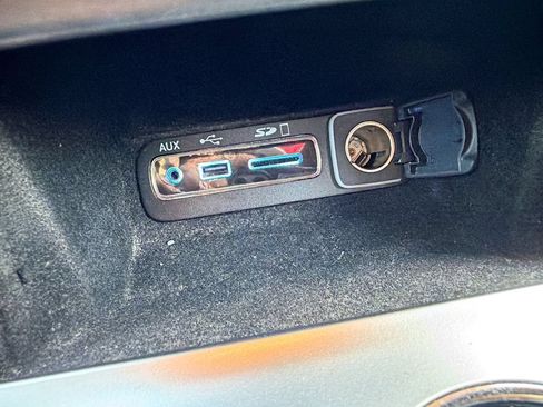 Used 2017 Jeep Grand Cherokee Altitude AWD/4WD image 30