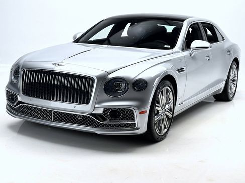 Used 2021 Bentley Flying Spur V8 image 27