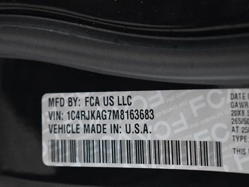 Used 2021 Jeep Grand Cherokee L Laredo image 40